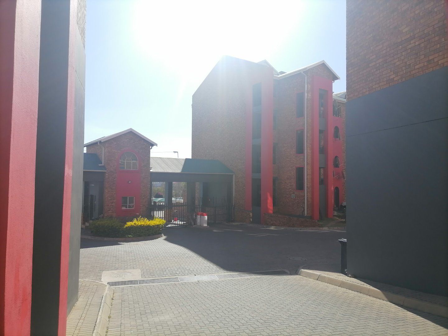 Spacious One Bedroom Apartment - Grand Central Apartments