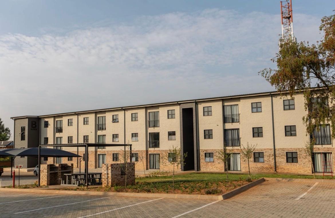 Student / Young Professional room available in a shared apartment - Ivy Corner