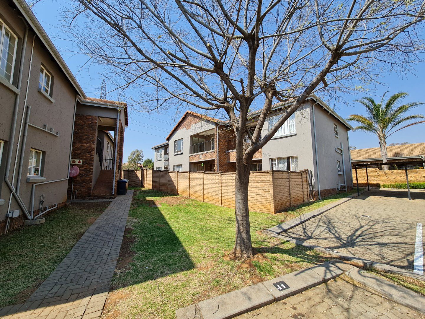 Two Bedroom Ground Floor Apartment - Summerfields Village
