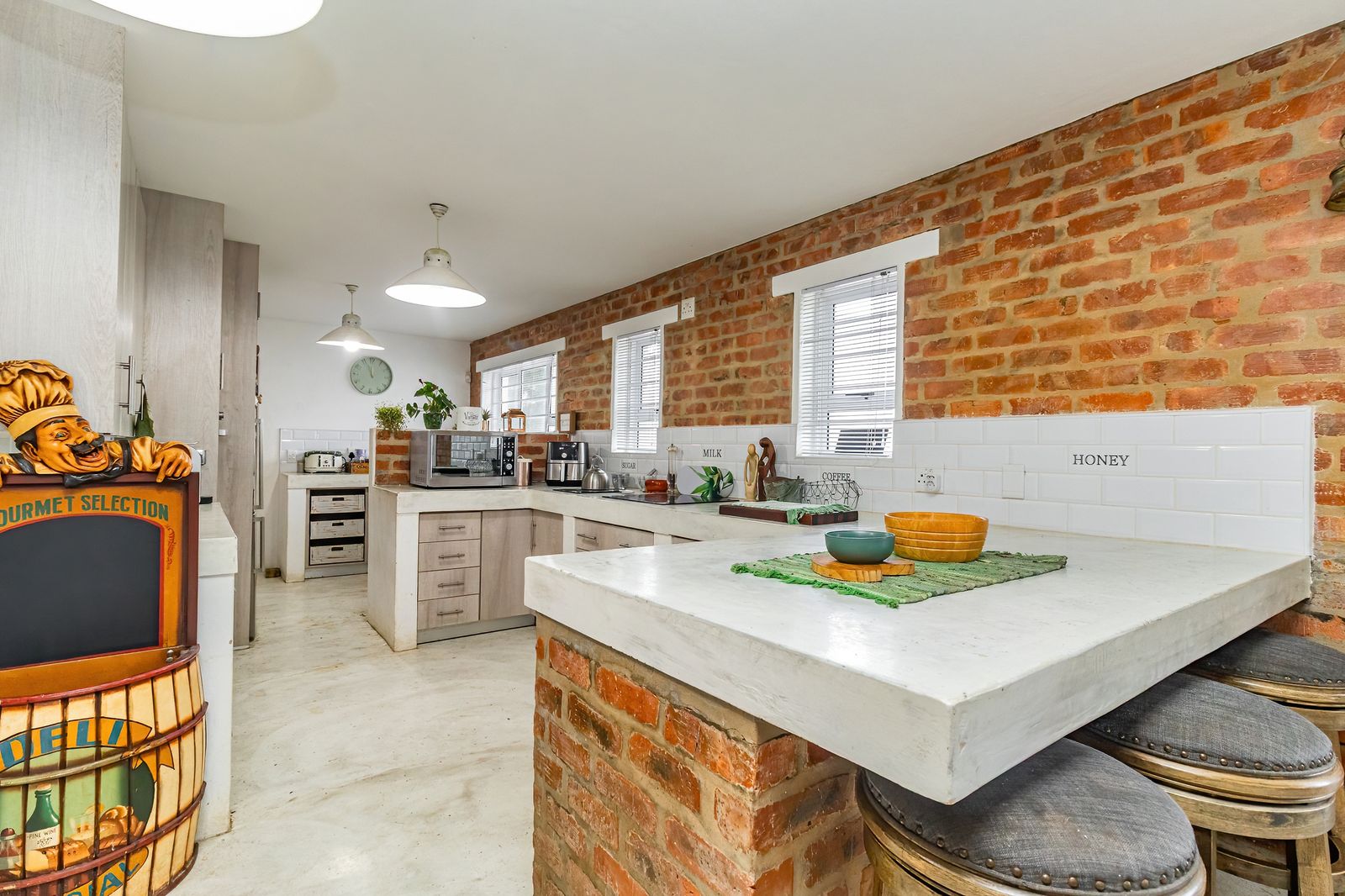 MODERN HERITAGE | UNRIVALLED LAGOON VIEWS